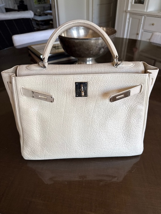Hermes Handbags - Hermes Kelly 32 parchemin togo leather with palladium hrdw, strap, key
